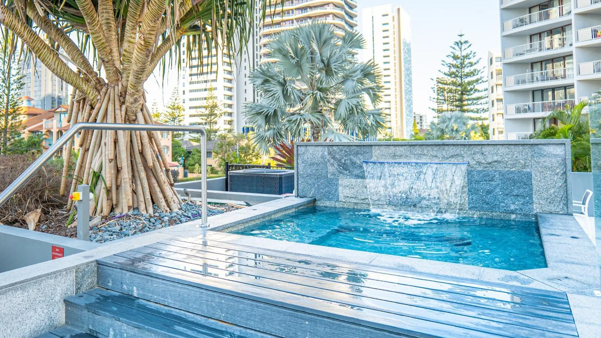 Special Deal! 2Br In Heart Of Gold Coast Apartment