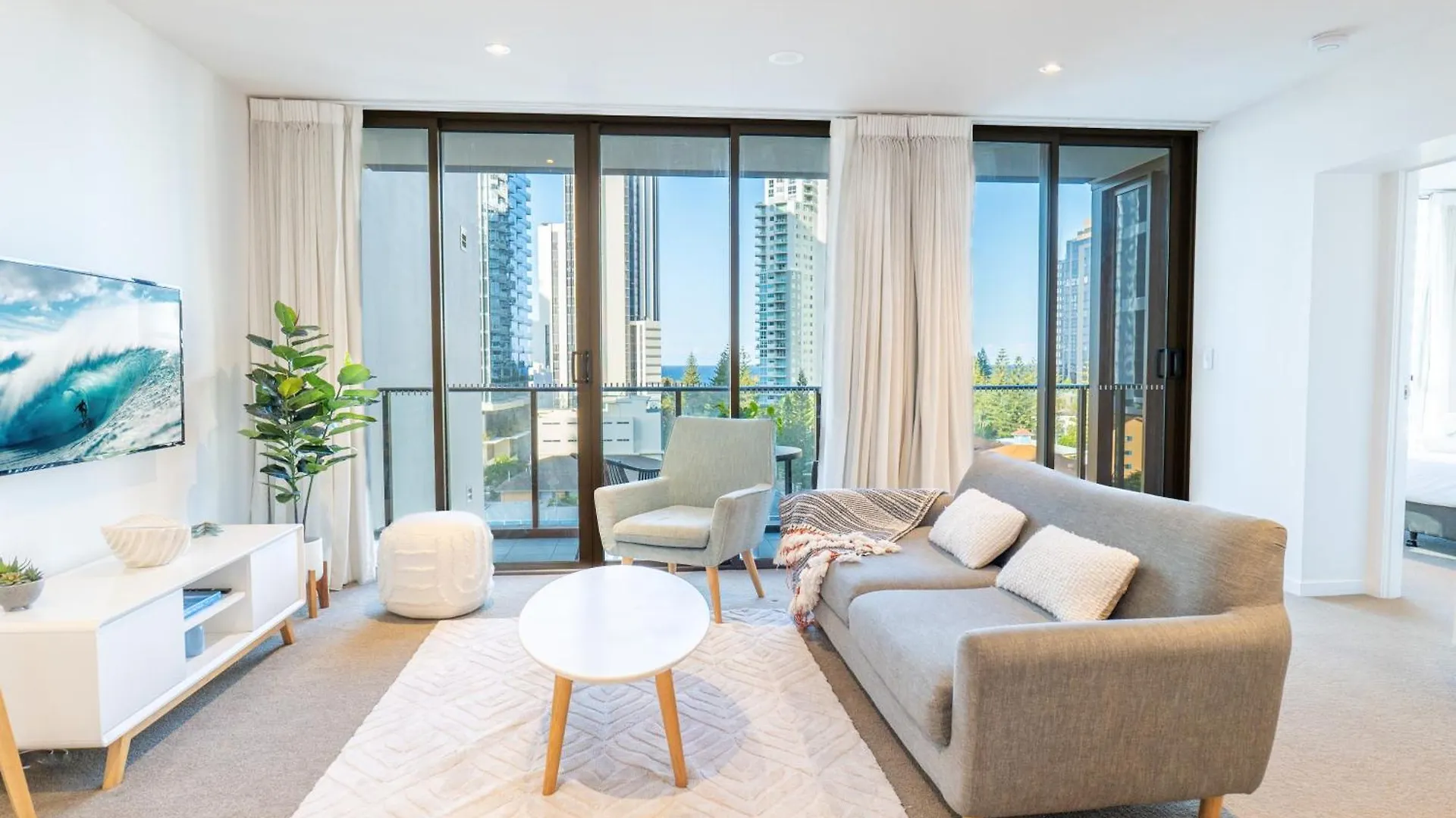 Special Deal! 2Br In Heart Of Gold Coast