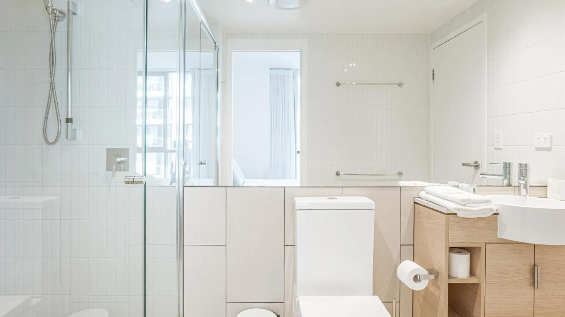 Apartment Special Deal! 2Br In Heart Of Gold Coast